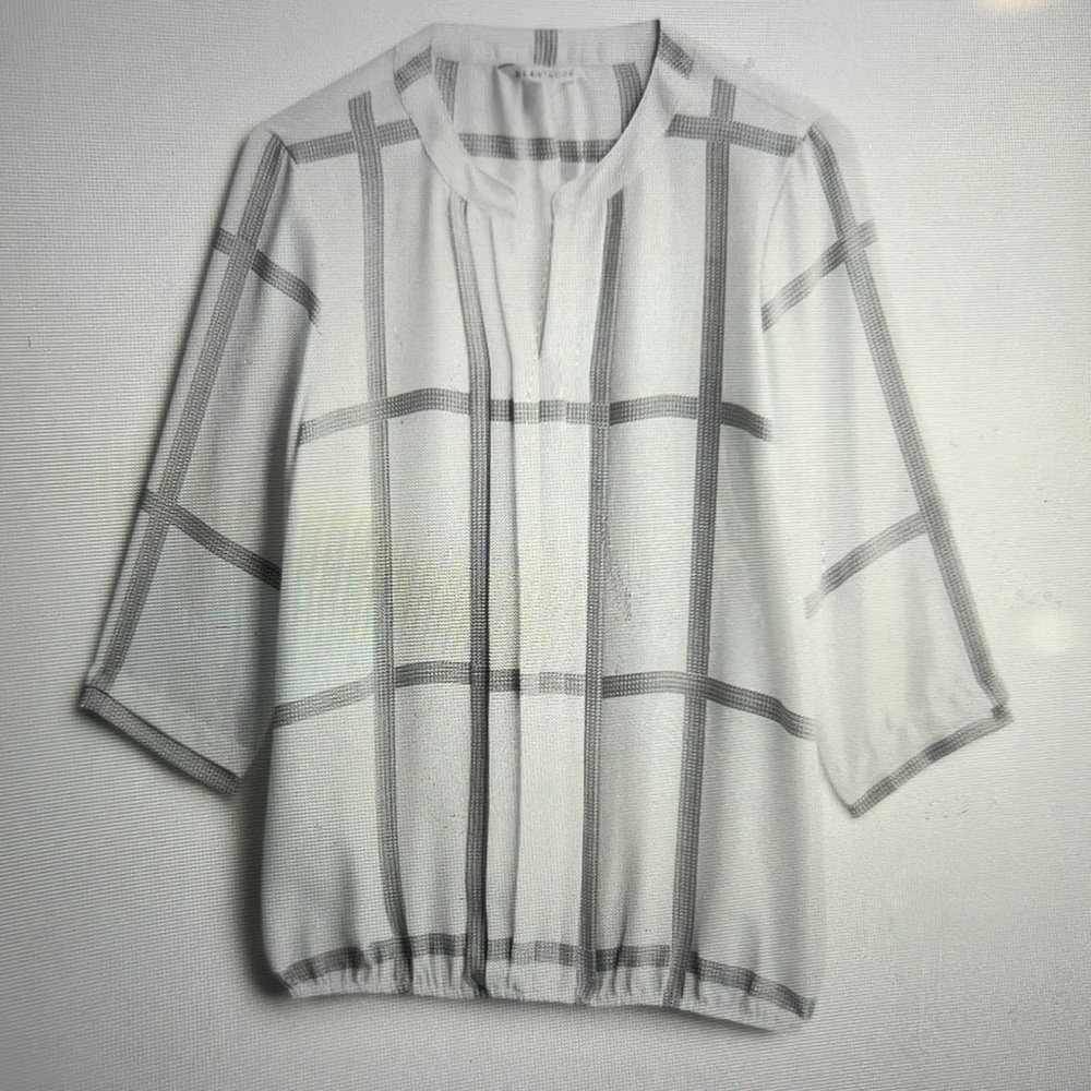 41 Hawthorn Juanis APL eat Detail Gathering Hem Blouse